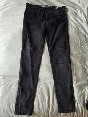 American Eagles - Women’s Faded Black Skinny Moto Biker Jeans